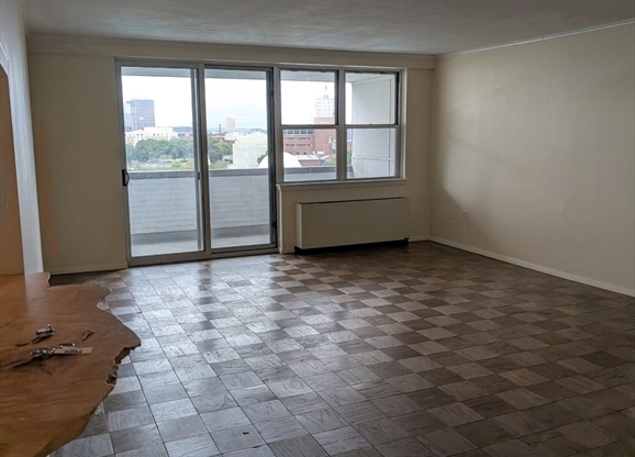 3 beds, 2 baths, 1,413 sqft, $3,500, Unit 9H