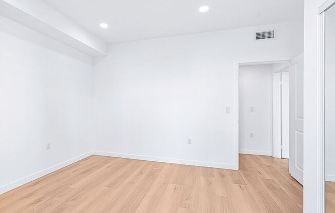 3 beds, 2 baths, 1,400 sqft, $3,700, Unit 502
