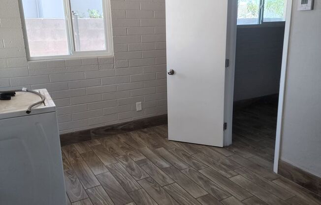 #1024-East Roosevelt, LLC