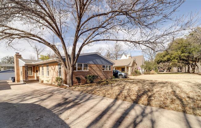 BEAUTIFUL HOME IN TCU AREA: