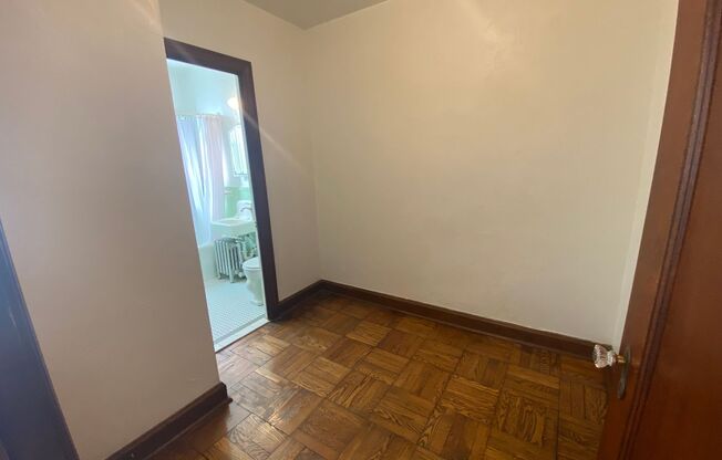 Studio, 1 bath, 400 sqft, $825, Unit 218