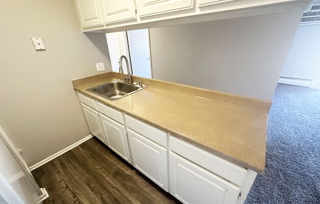1 bed, 1 bath, 560 sqft, $825, Unit 601-07