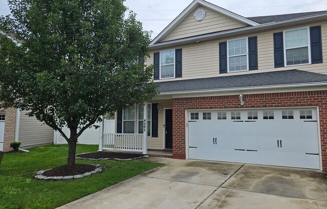 4 beds, 2.5 baths, $2,600