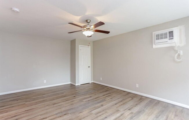 808 1/2 W MAIN ST