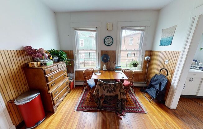 2 beds, 1 bath, $1,995, Unit Unit 2 (1st Fl)