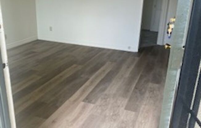 Emerald Garden - 5200r