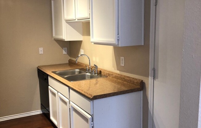 3 beds, 2 baths, 1,203 sqft, $1,950, Unit 11620B