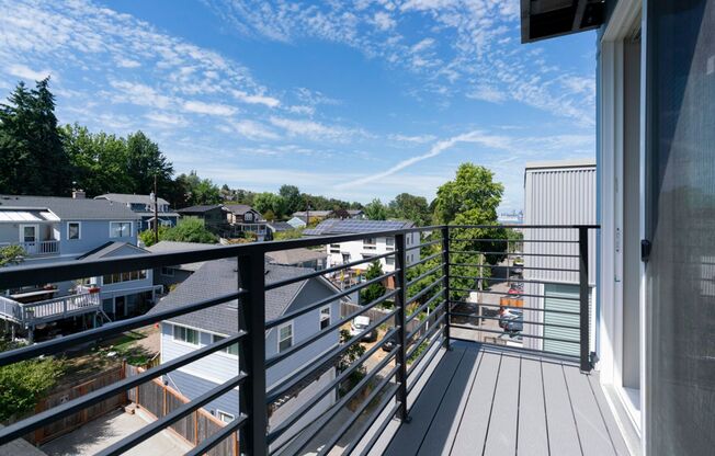 Studio, 1 bath, 298 sqft, $1,450, Unit 605
