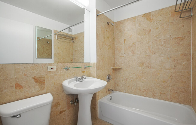 1 bed, 1 bath, $4,400, Unit S17A