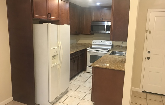 Beautiful 2 bed + 2 bath condo conveniently located in west San Jose
