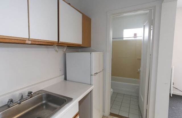3957 Irving Park