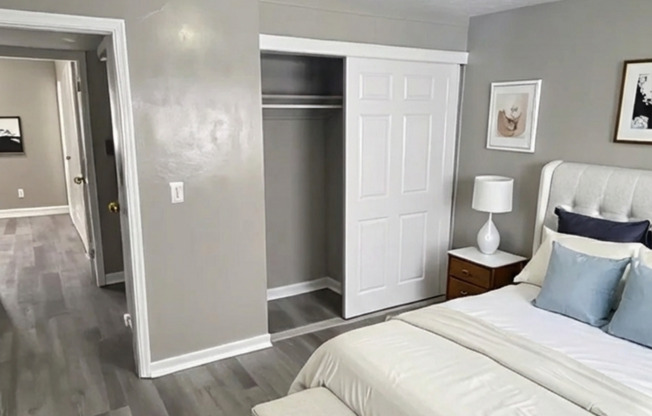 ONE MONTH FREE — Your Fresh Start This Spring Begins at Skye at Deerwood! ☀️