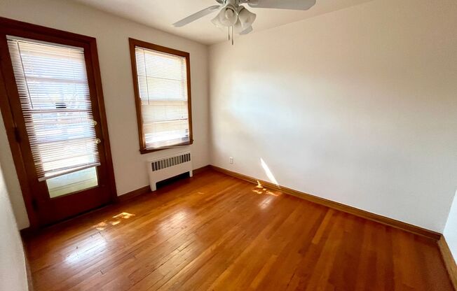 2 beds, 1 bath, $1,295, Unit 9