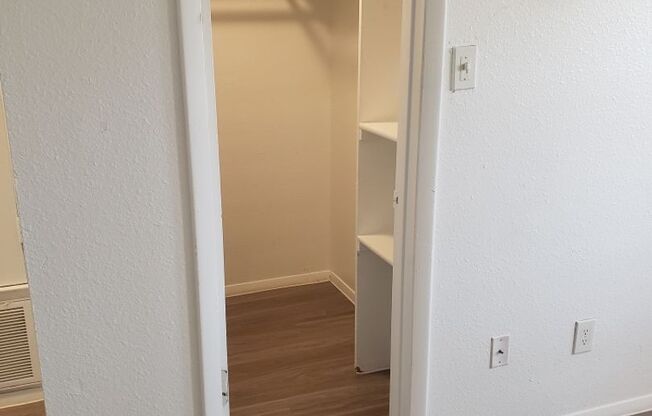 Studio, 1 bath, 393 sqft, $781, Unit 218