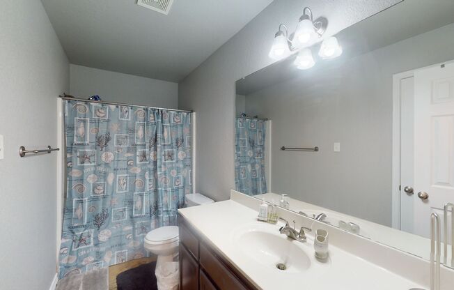 3 beds, 2 baths, $1,350