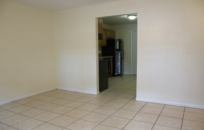 2 beds, 1 bath, 868 sqft, $1,100, Unit 4012 NE 1 TER