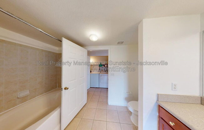 1 bed, 1 bath, 1,012 sqft, $1,350, Unit 536