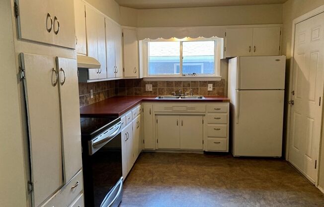 113-117 E Stuart St