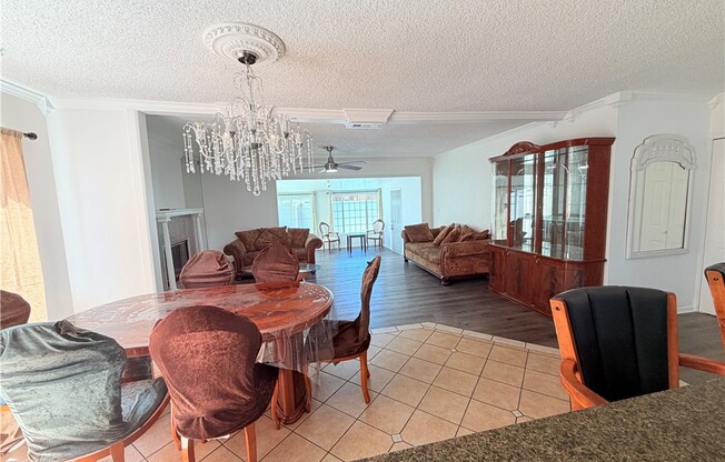 9423 WOODLEY AVE