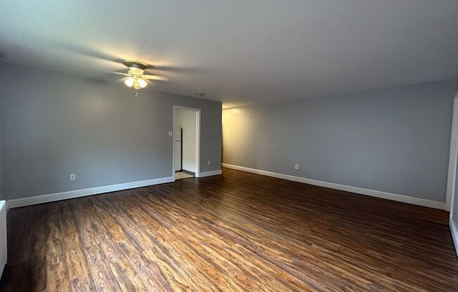 2 beds, 1 bath, 800 sqft, $1,790, Unit 6230 Fifth Ave. #125E