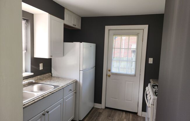 Lovely Brick Home in Established Neighborhood!