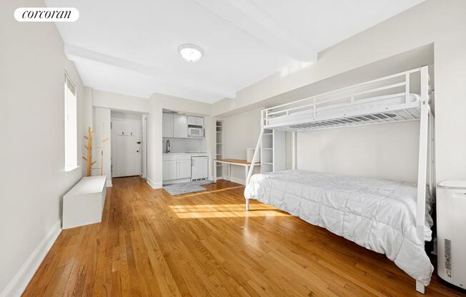 Studio, 1 bath, $2,700, Unit 1801