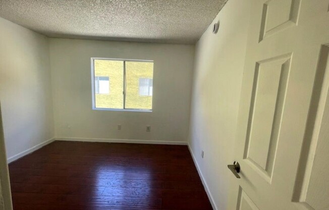 2 beds, 2 baths, 833 sqft, $2,500, Unit 5