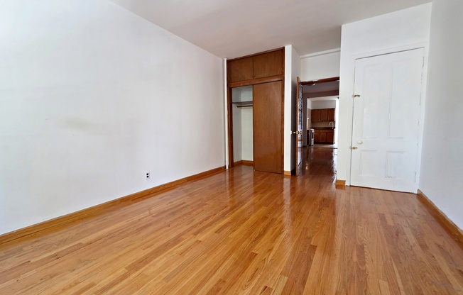 378 MANHATTAN AVE