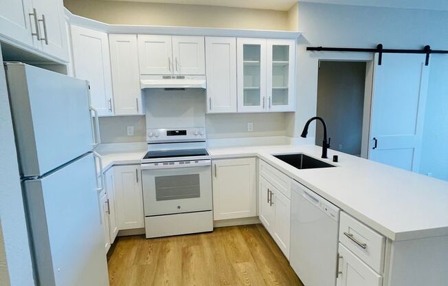 Charming 1 bedroom upstairs apartment with *3 MONTH MOVE IN SPECIAL*