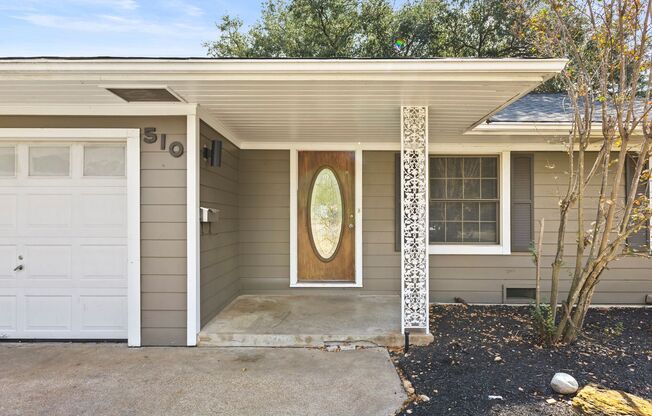 AVAILABLE NOW--- 3 Bed, 1.5 Bath in Eastgate