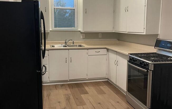 3 beds, 1 bath, $1,550