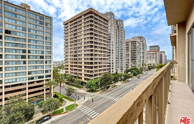 2 beds, 1.8 baths, 974 sqft, $4,200, Unit 1002