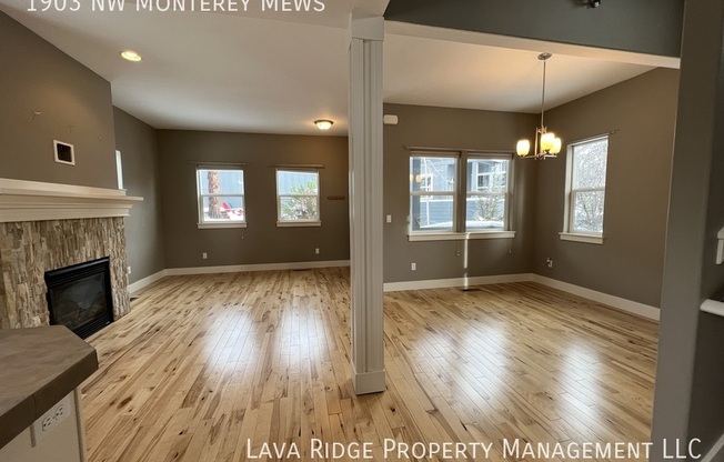 1903 NW MONTEREY MEWS