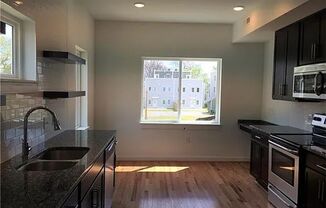 2 beds, 2 baths, 1,200 sqft, $2,000, Unit Unit A (Downstairs)