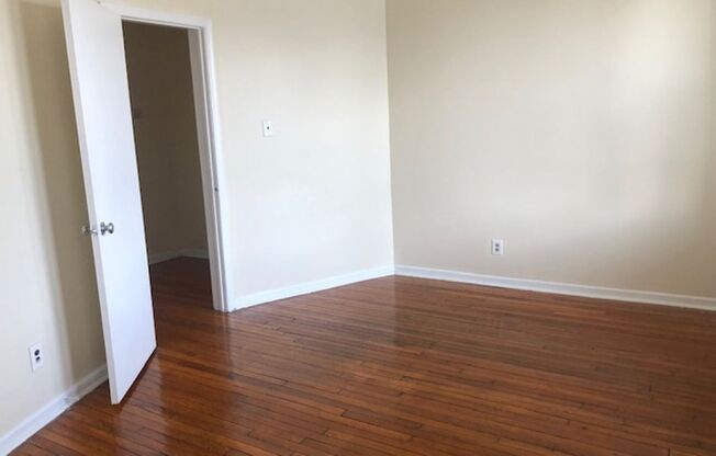 1 bed, 1 bath, $1,325, Unit A10