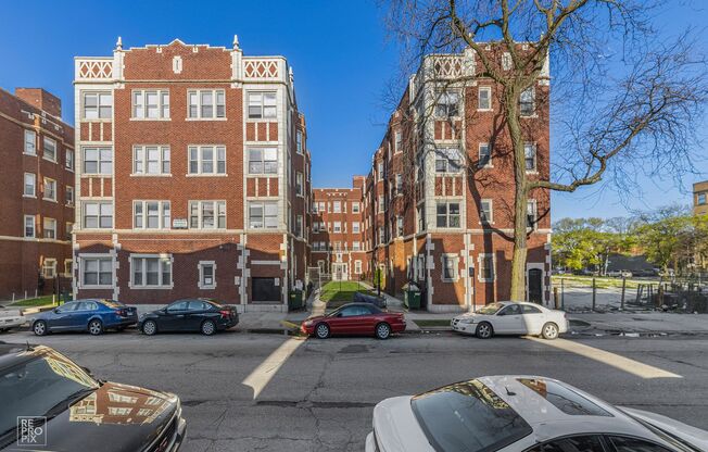 7131 S Yates