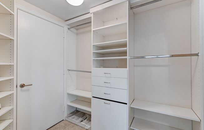 2 beds, 2 baths, $3,450, Unit # 603