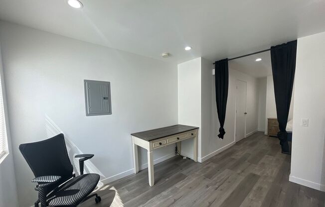Studio, 1 bath, 348 sqft, $1,495, Unit 38