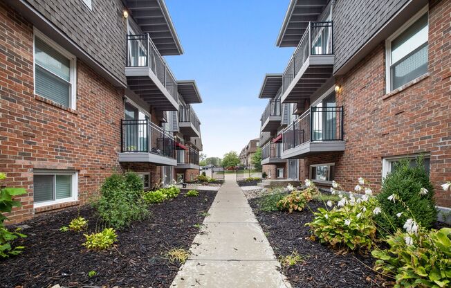 Phog Apartments / Meiners Development Co. of Independence