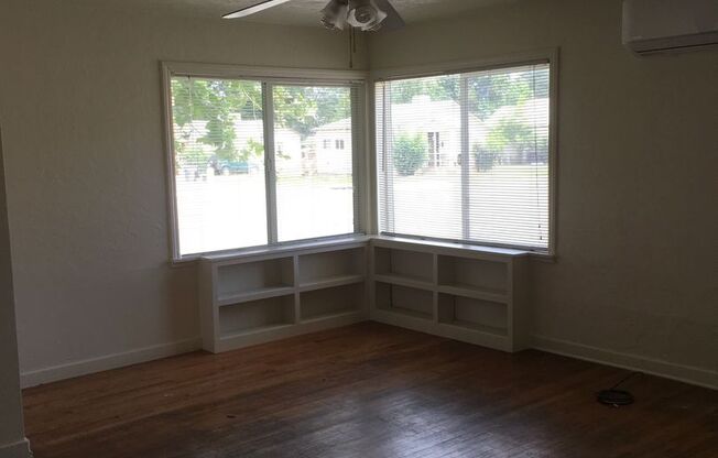 Downtown Duplex with Hardwood floors