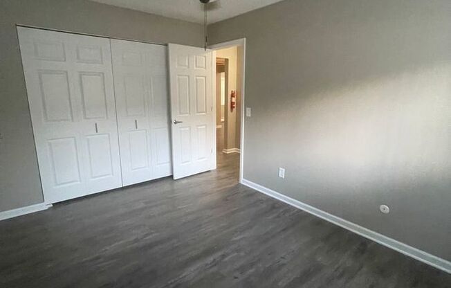 2 beds, 1 bath, 900 sqft, $1,195