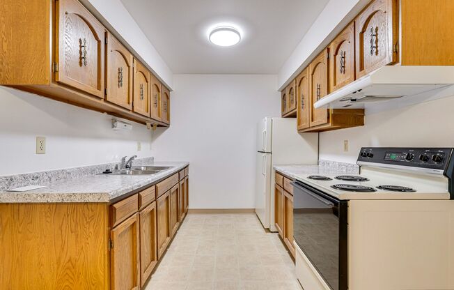 Maple Crest Apartments (Calumet Grove)