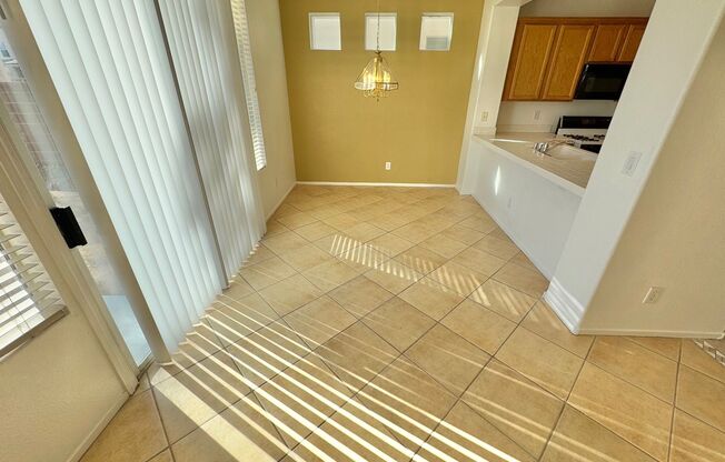 BEAUTIFUL 4 BEDROOM 2.5 BATH HOME IN THE SOUTHWEST!