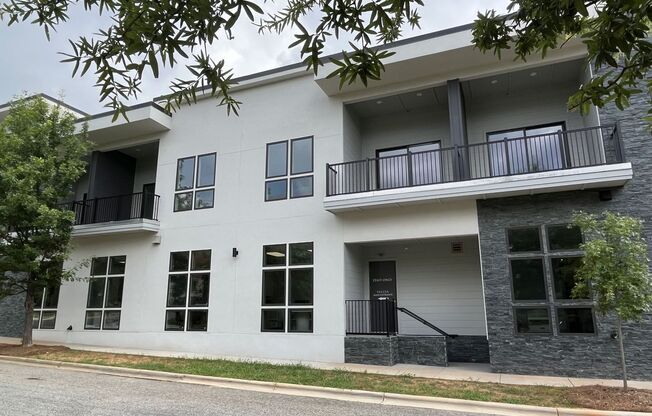 Brand New Corner Unit 2 Bed Condo in Cornelius