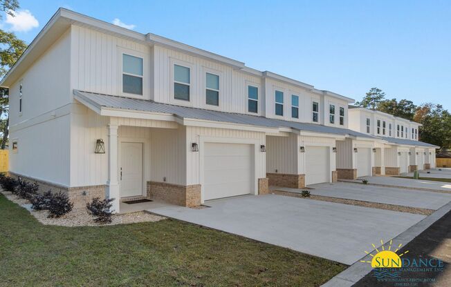 Stunning 3 Bedroom Townhome in a Gated Community in Niceville!