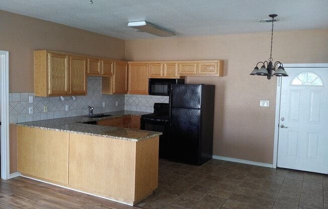 2 beds, 1 bath, 800 sqft, $1,325, Unit 300