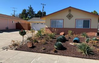 **2 Weeks Free Move-in Promo**Available Now! Charming 3-Bedroom Home in Cascade Park, Santa Clara.