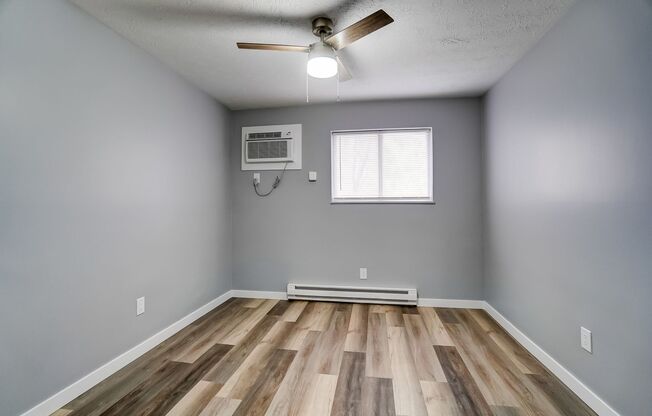 3 beds, 2 baths, 1,130 sqft, $1,875, Unit 5564-03