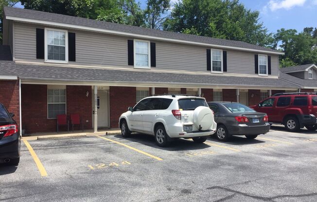 2 Bedroom Townhome For Lease Fayetteville - Great Location!