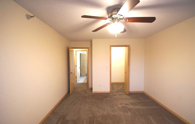 2 beds, 1 bath, 980 sqft, $1,725, Unit 329